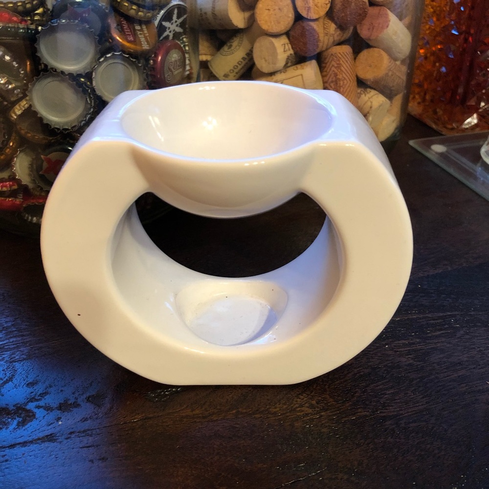 Wax melter/ candle holder